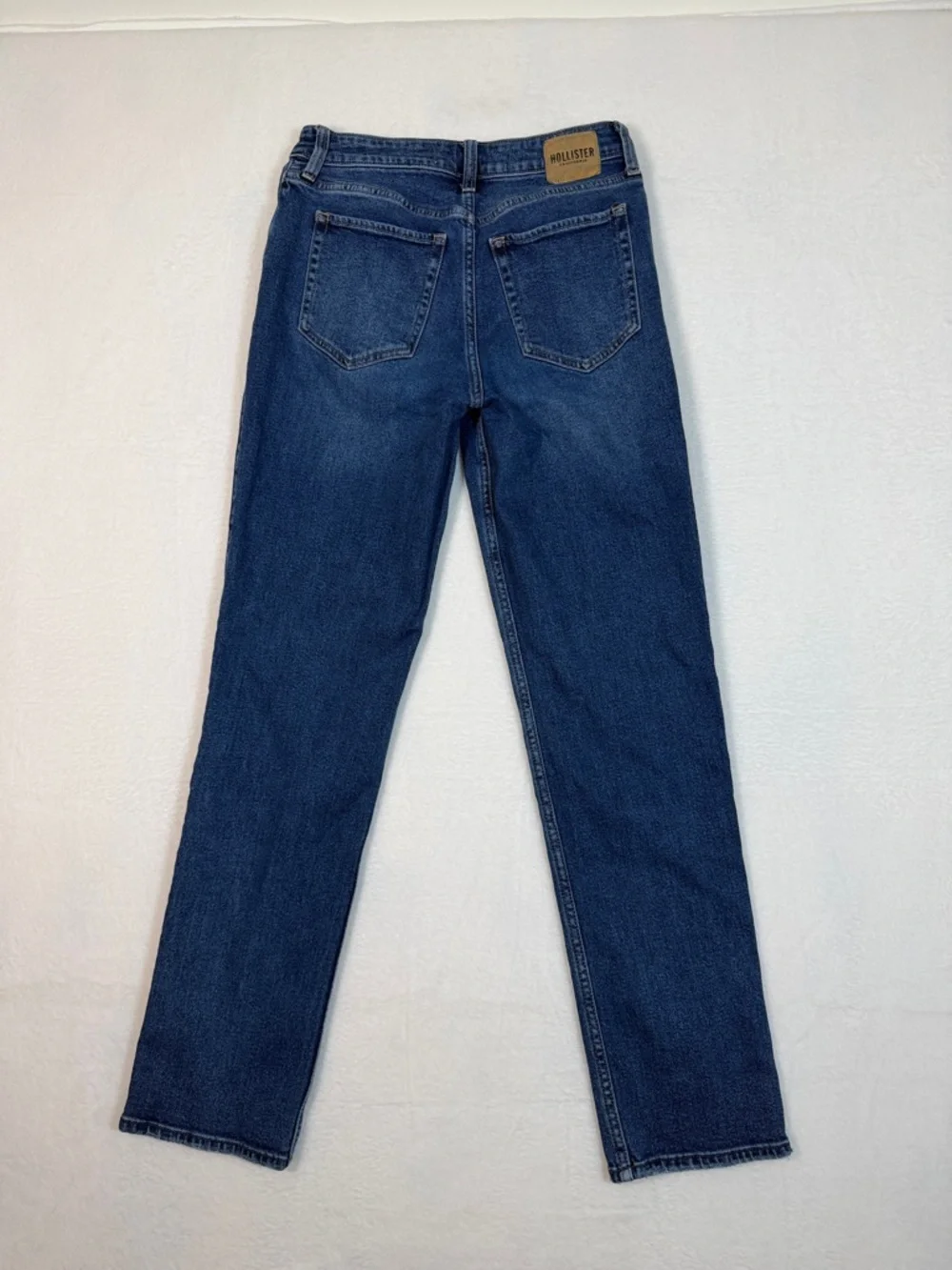 Hollister Curvy High Rise 90’s Vintage Straight Leg Jeans in Classic Blue Wash 5